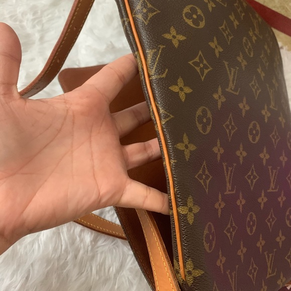 Sold-Louis Vuitton Mussette Salsa GM crossbody - Picture 4 of 8